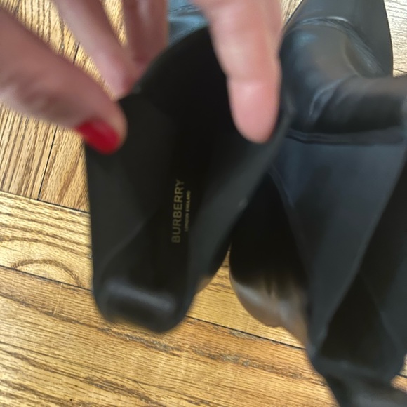 Burberry Women’s Black Boot - Picture 5 of 7